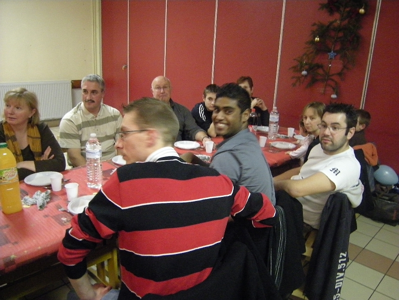 Une partie des presents au repas.JPG